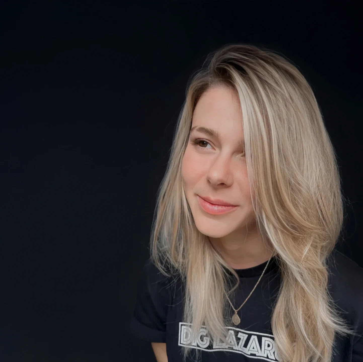 GMHair Model posing after blonde specialist and master balayage service in Carlisle, Cumbria. Bespoke transformations done one-to-one by freelancer with home hair services.